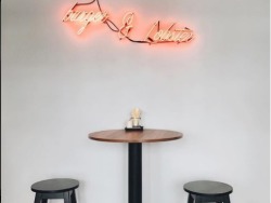 Foxes Burger Lobster ieško padavėjų-barmenų (3)