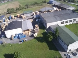 Reikalingi gamybos darbuotojai staklininkai medinių padėklų gamybos įmonėje Prienų r. prie Veiverių (2)