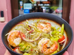Awokado Noodle Bar siūlo darbą Wok kepėjams (4)