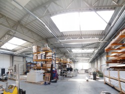 Ieškomas pagalbinis darbininkas stoglangių gamyboje Подсобный рабочий на производстве (6)